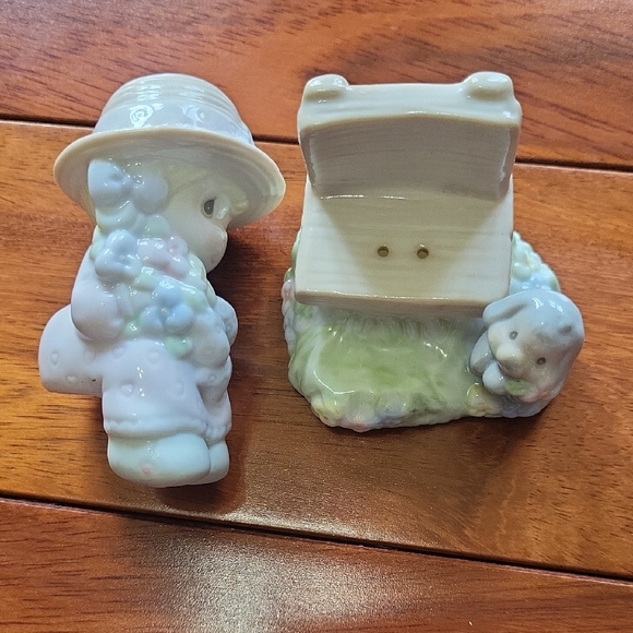 Precious Moments Salt & Pepper Shakers White and Brown Serveware Dining Set - Picture 3 of 12